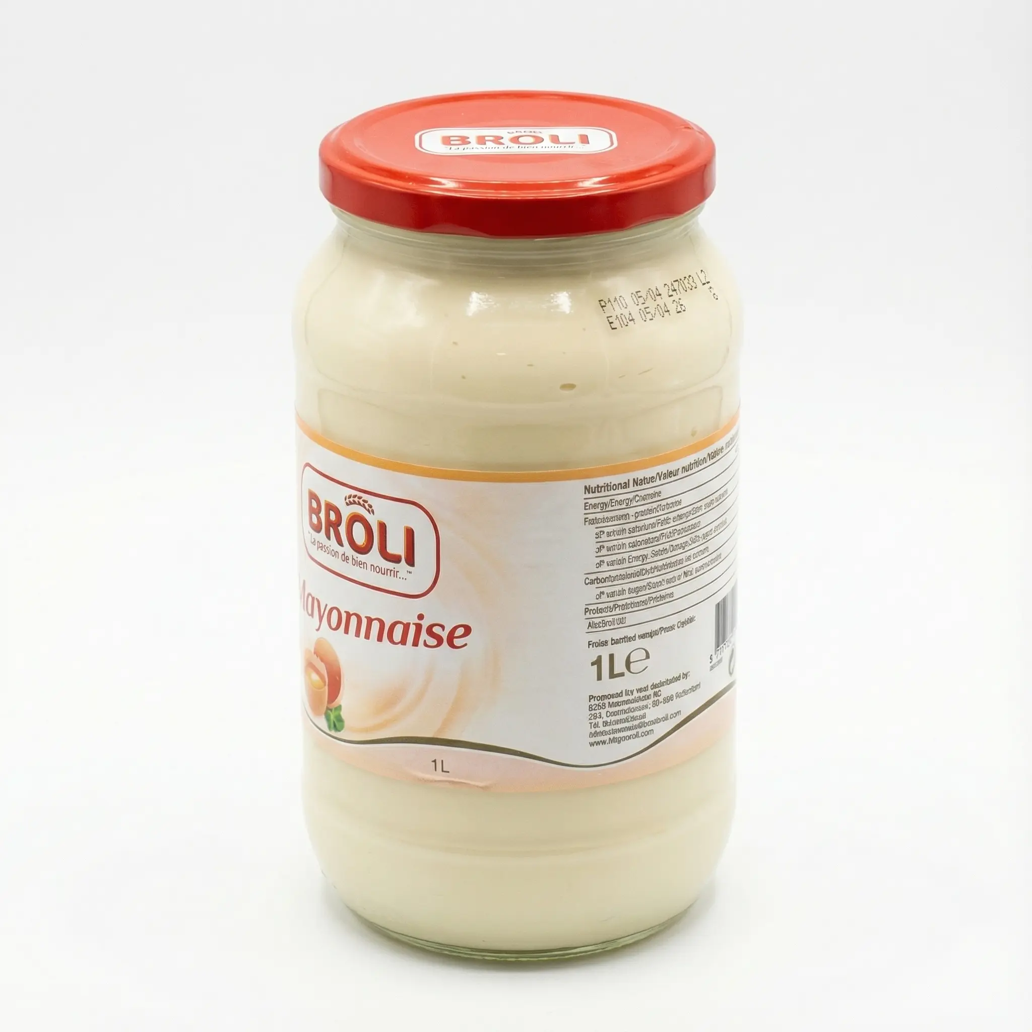grand pot de mayonnaise familiale pour repas camerounais